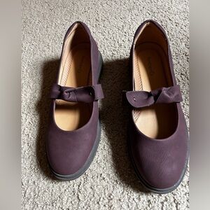 Baretraps KIMBLY Women’s Loafers Mary Jane Slip-Ons Maroon Size 9,5 Bow Accent